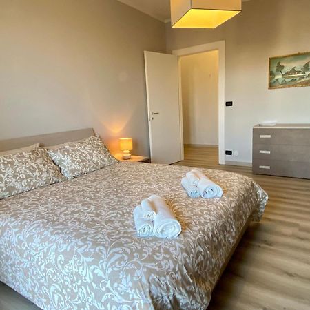 Elegante Appartamento Tre Amis - Doppio Garage & Free Wifi - Ac Centallo Extérieur photo