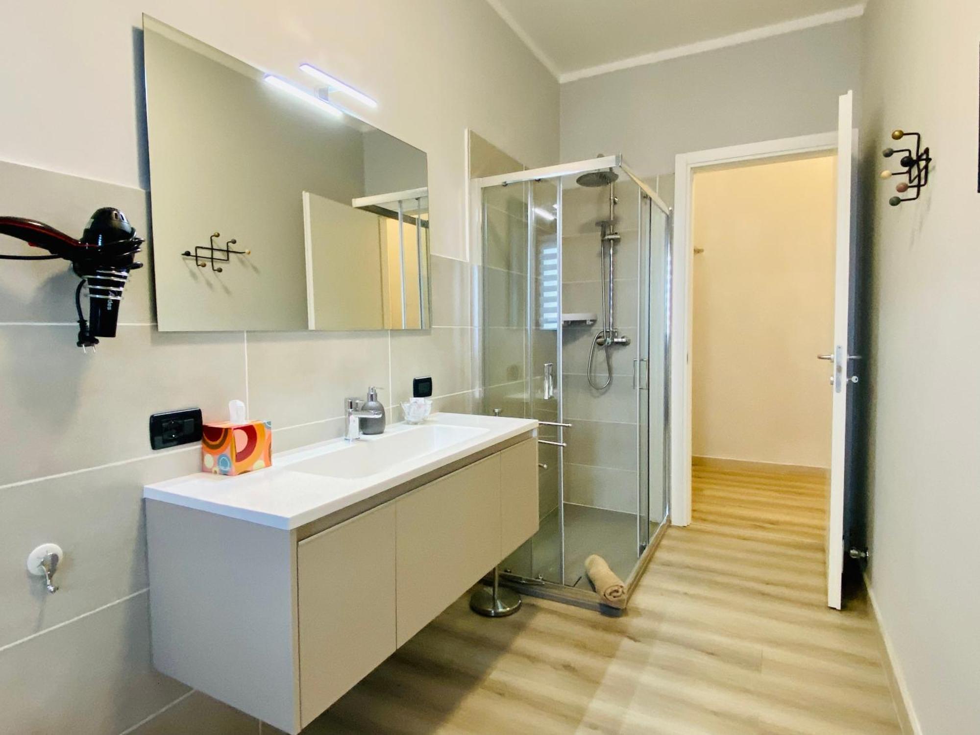 Elegante Appartamento Tre Amis - Doppio Garage & Free Wifi - Ac Centallo Extérieur photo