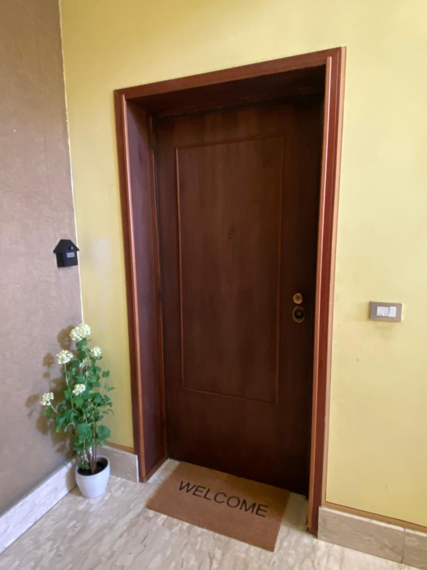 Elegante Appartamento Tre Amis - Doppio Garage & Free Wifi - Ac Centallo Extérieur photo
